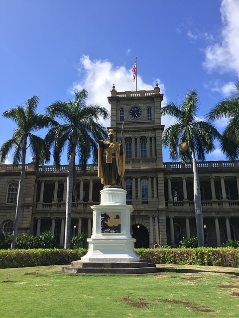Die Statue von Hawaiis König Kamehameha, bekannt aus der Serie Hawaii Five-O, Bild von Akiko_Y-Pixabay