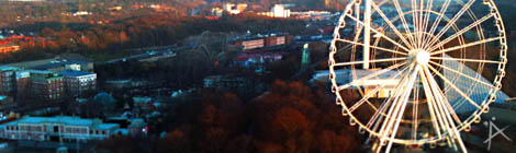 Ausblick von der Bar Heaven 23 im 23 Stock der Gothia Towers in Göteborg auf den Vergnügungspark Liseberg - (copyright: planätive)