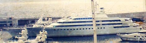 Lady Moura im Hafen von Monaco - © Planätive
