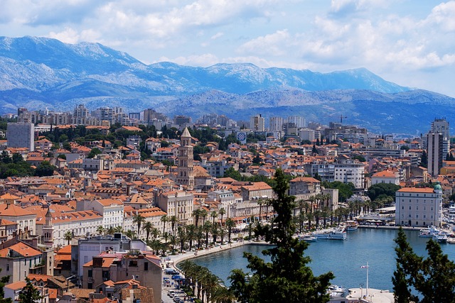 Die antike Stadt von Split und ihr Hafen - hier gibt's den Stadtplan zum Ausdrucken - Bild von Bru-nO auf pixabay.com für planative.net
