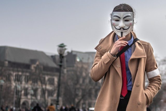 Was hat Guy Fawkes mit der Vendetta Maske zu tun? - Bild von Tobias Heine auf Pixabay