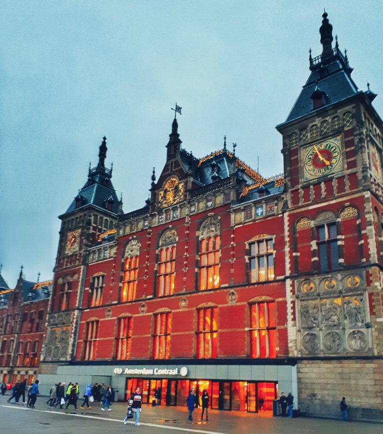 Bahnhof Amsterdam Centraal